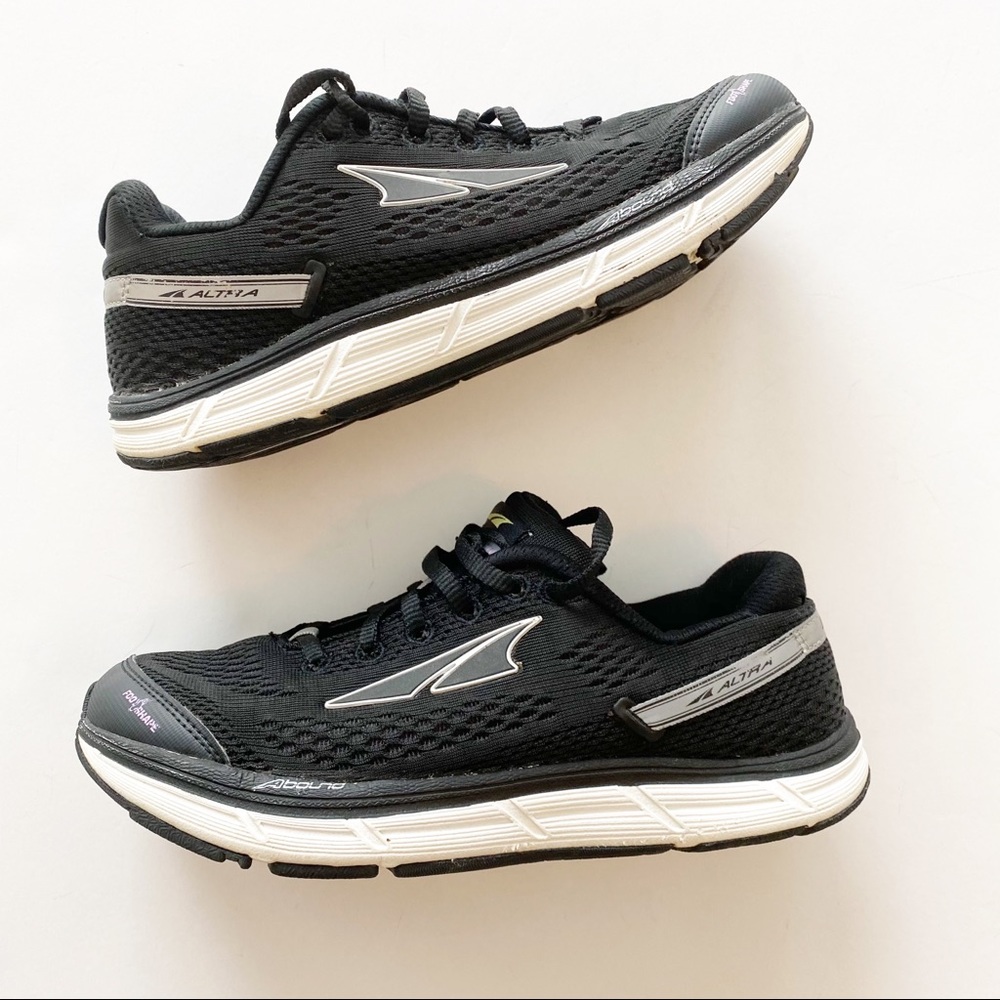 Altra Running Shoe Intuition 4 Black women’s 7